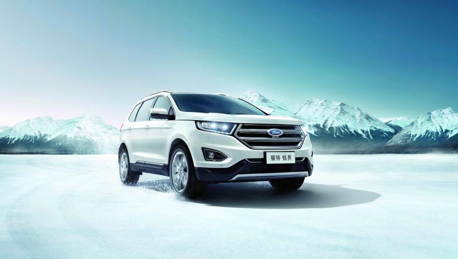  Ford Edge Titanium 2015 года  (CN) (фото 1 из 18)